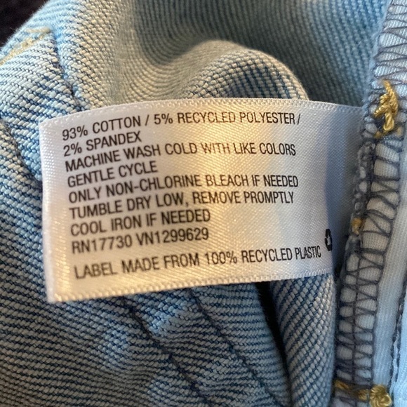 AVA‎ & Viv plus high rise distressed light wash jean shorts - Picture 4 of 6